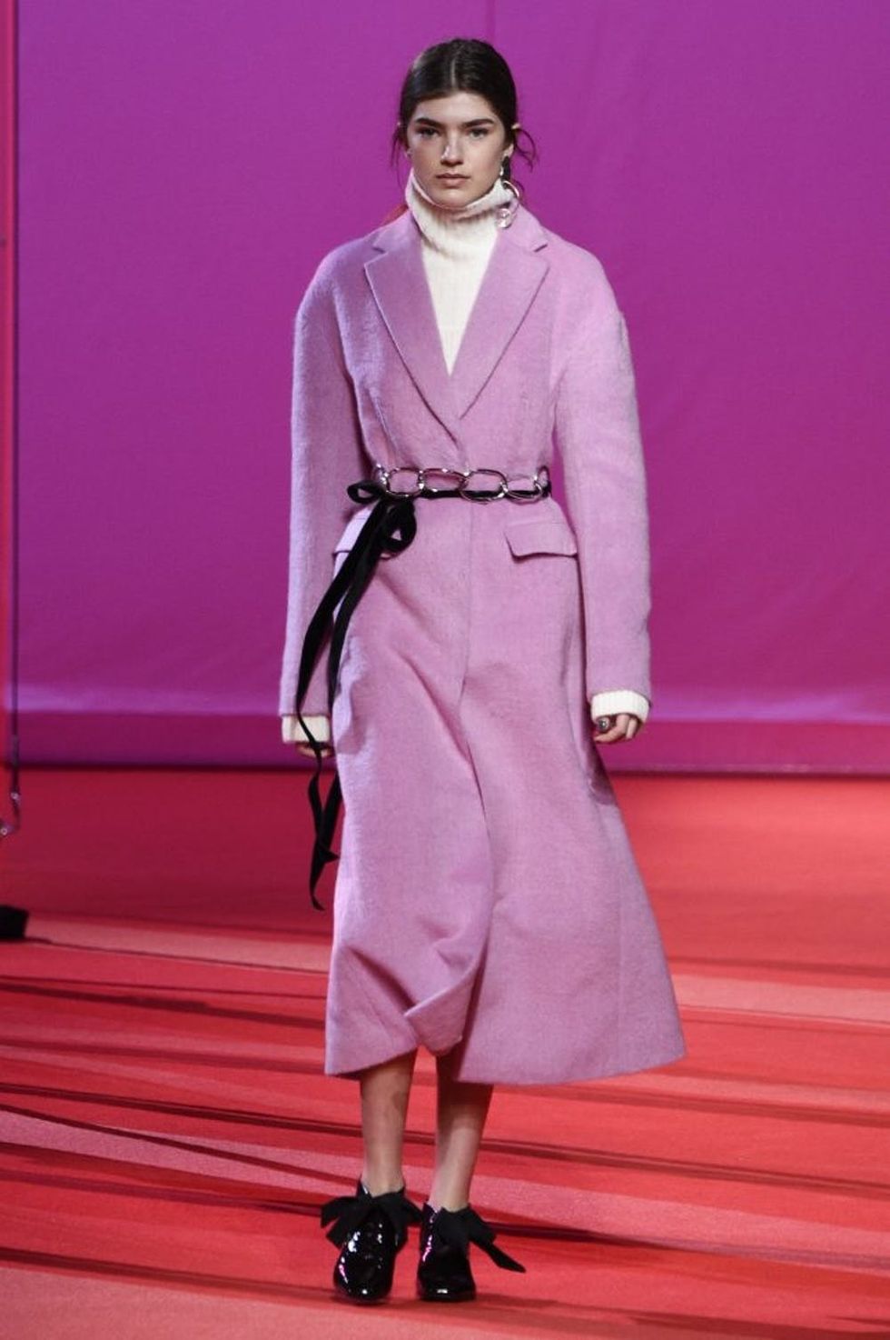 NEW YORK, NY - FEBRUARY 13: Skylar Tartz walks the runway at 3.1 Phillip Lim show during New York Fashion Week at Spring Studios on February 13, 2017 in New York City. (Photo by Peter White/Getty Images)