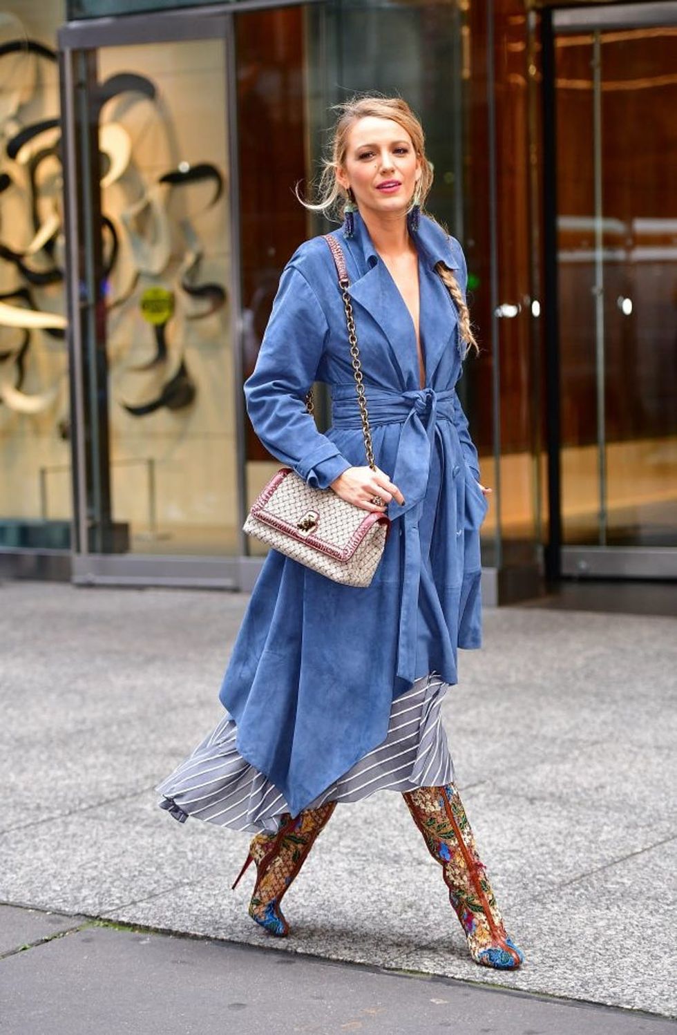 NEW YORK, NY - OCTOBER 16: Blake Lively seen on the streets of Manhattan on October 16, 2017 in New York City. (Photo by James Devaney/GC Images)