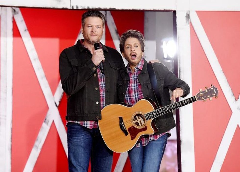 NEW YORK, NY - OCTOBER 31: Blake Shelton and Hoda Kotb perform during Today's Halloween Extravaganza 2017 at Rockefeller Plaza on October 31, 2017 in New York City. (Photo by Nicholas Hunt/Getty Images)
