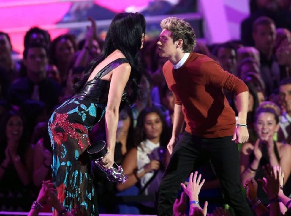 Niall Horan and Katy Perry kiss