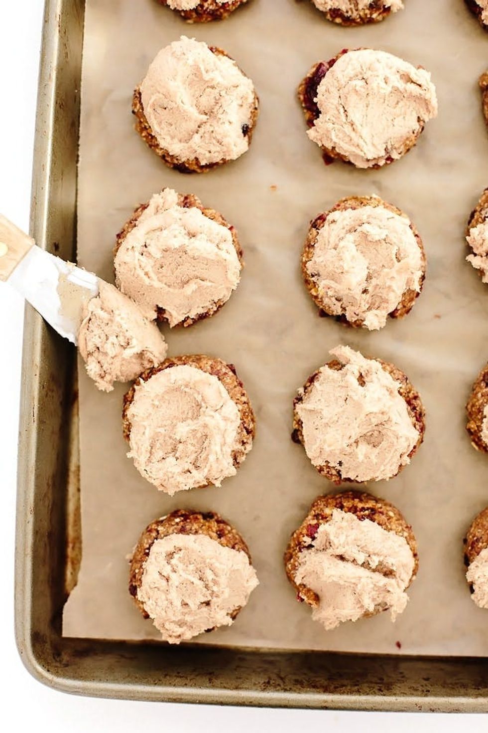 No-Bake Pumpkin Pecan Cookies With Spiced Cashew Buttercream