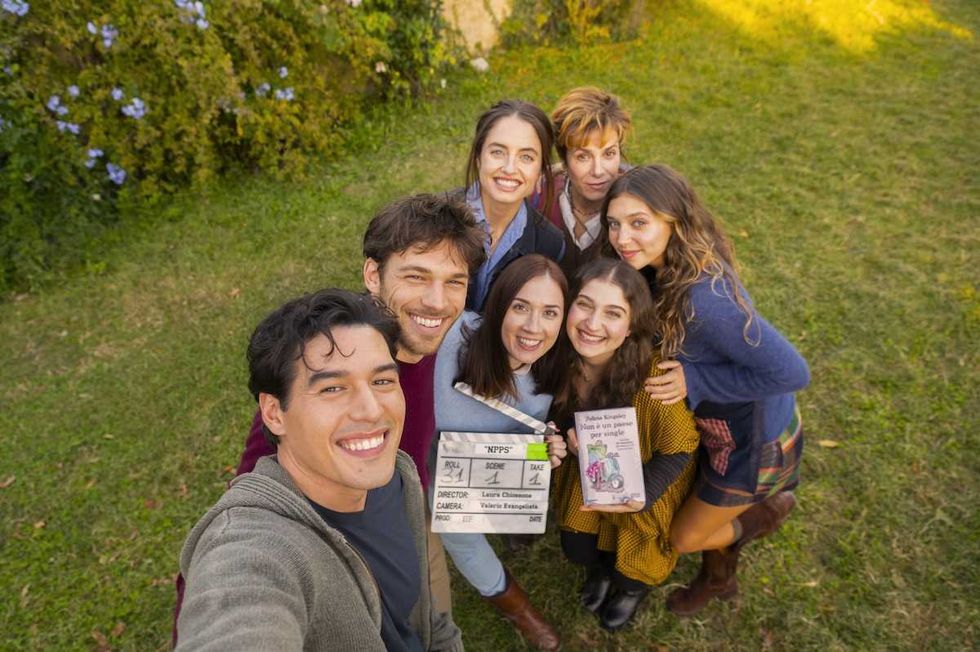 No Place to Be Single cast