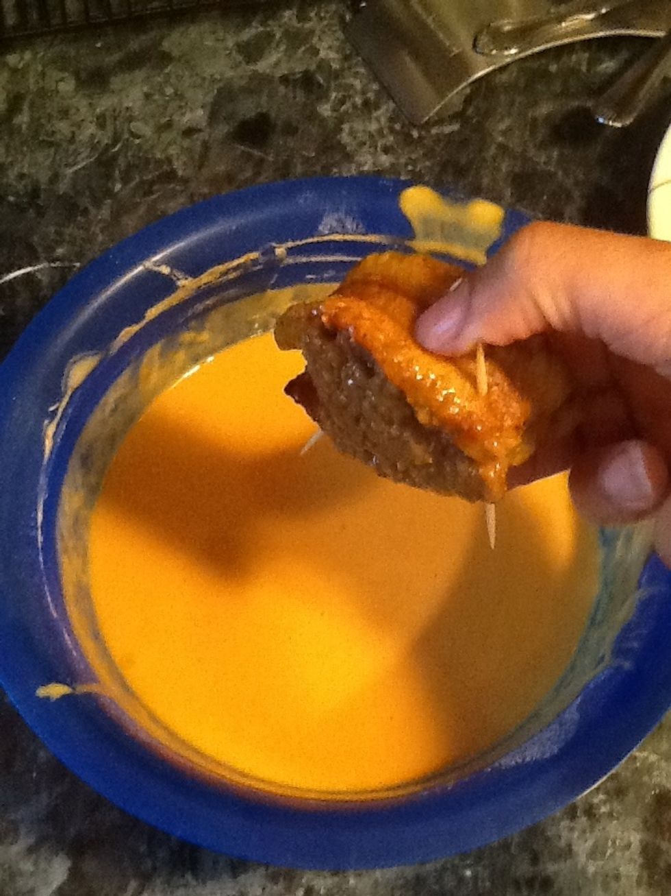 Now let's dunk one pionono.