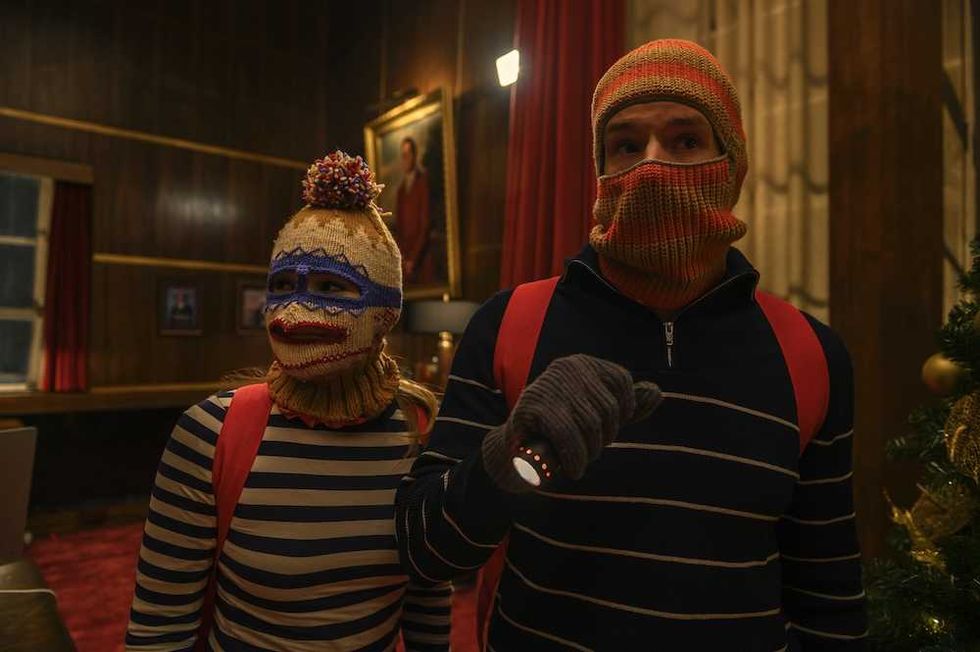 Olivia Holt and Connor Swindells in Jingle Bell Heist on Netflix