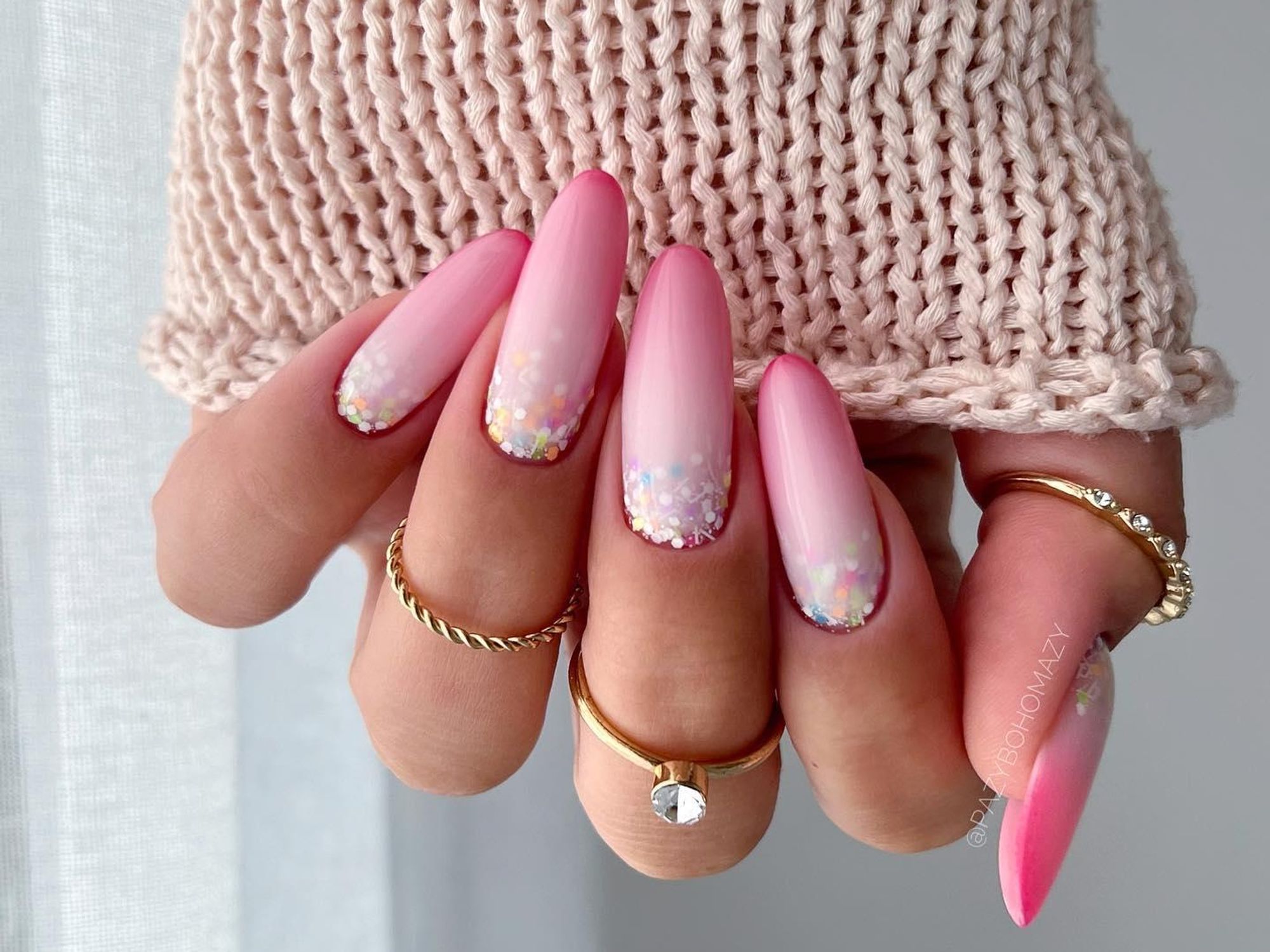 Ombr\u00e9 wedding nails trend for 2023 pink confetti nails