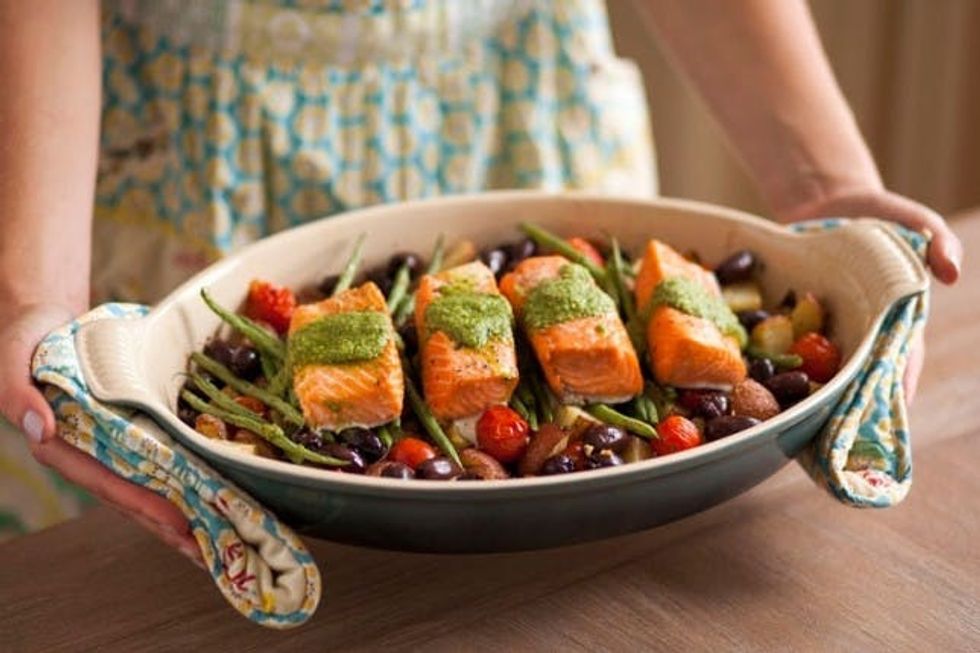 One-Pot Roasted Salmon Ni\u00e7oise