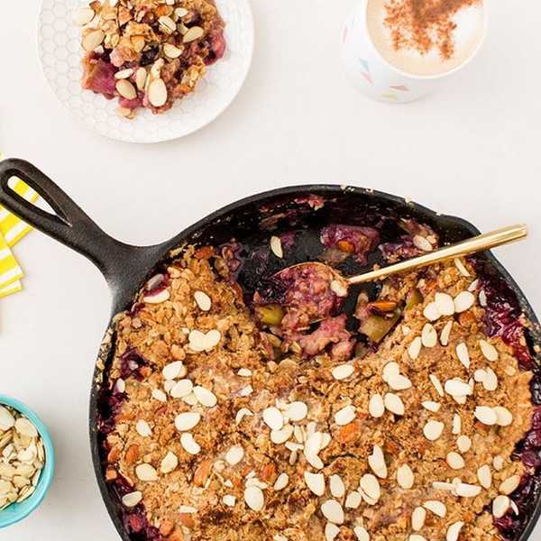 One Skillet Apple Almond Crisp