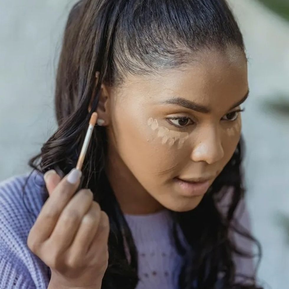 outdated makeup trends too much concealer