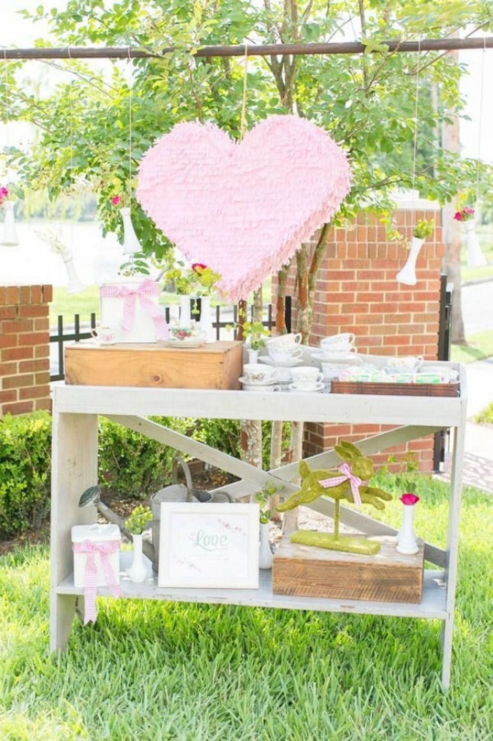 Outdoor Bar Ideas for Your Bridal Shower