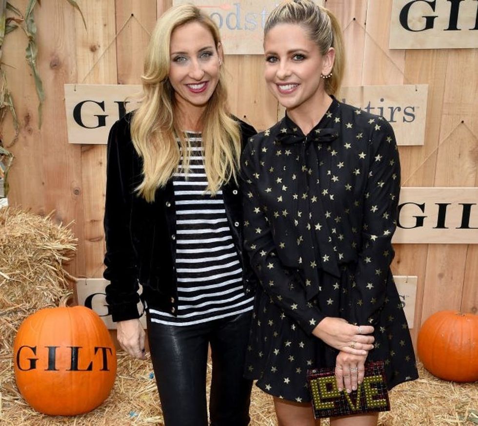 PACIFIC PALISADES, CA - OCTOBER 29: Foodstirs Co-founders Galit Laibow (L) and Sarah Michelle Gellar attend the Gilt & Foodstirs Exclusive Cupcake Kit Celebration on October 29, 2016 in Pacific Palisades, California. (Photo by
