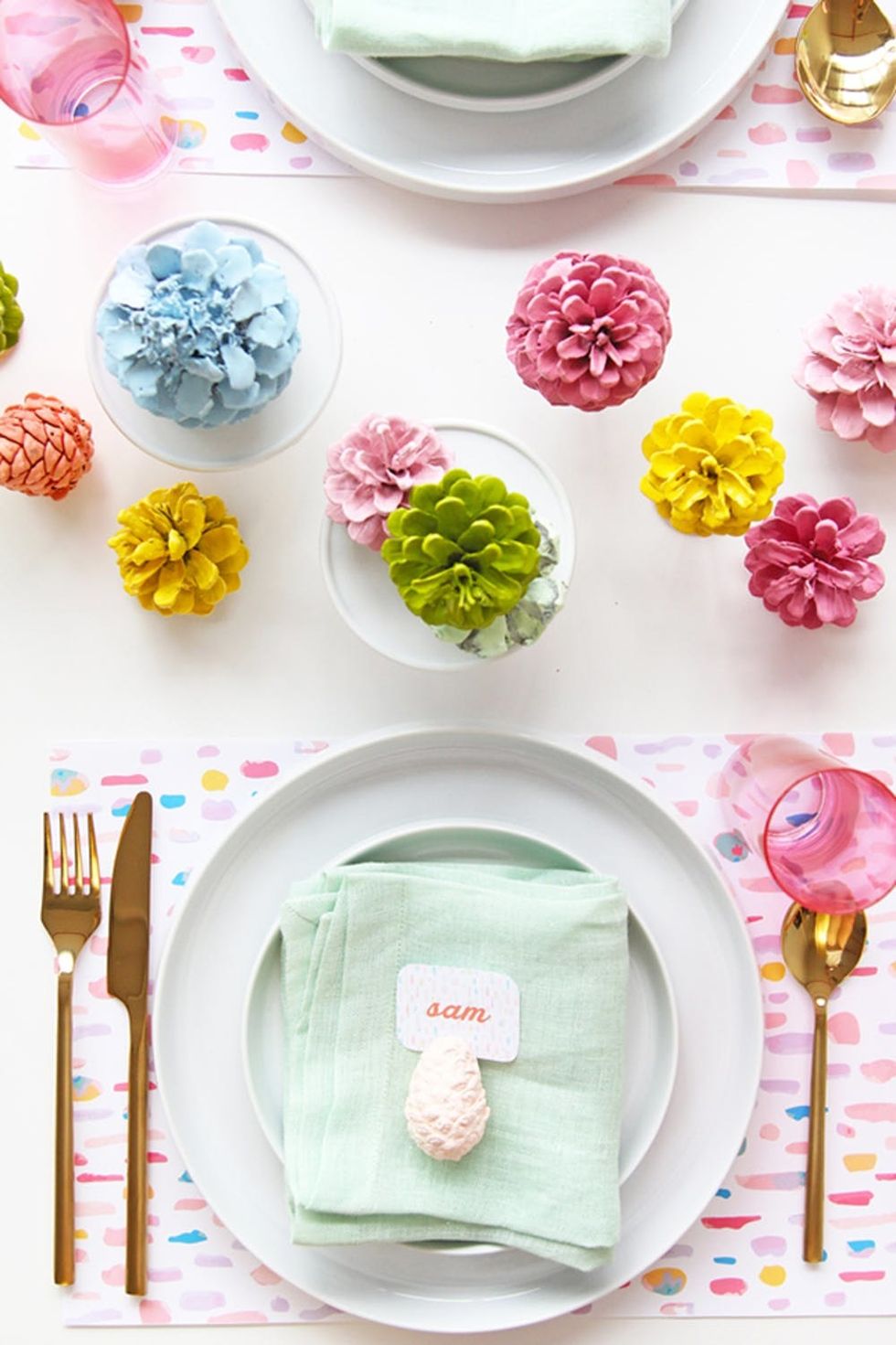 Painted Pinecone Thanksgiving Table Runner Decor