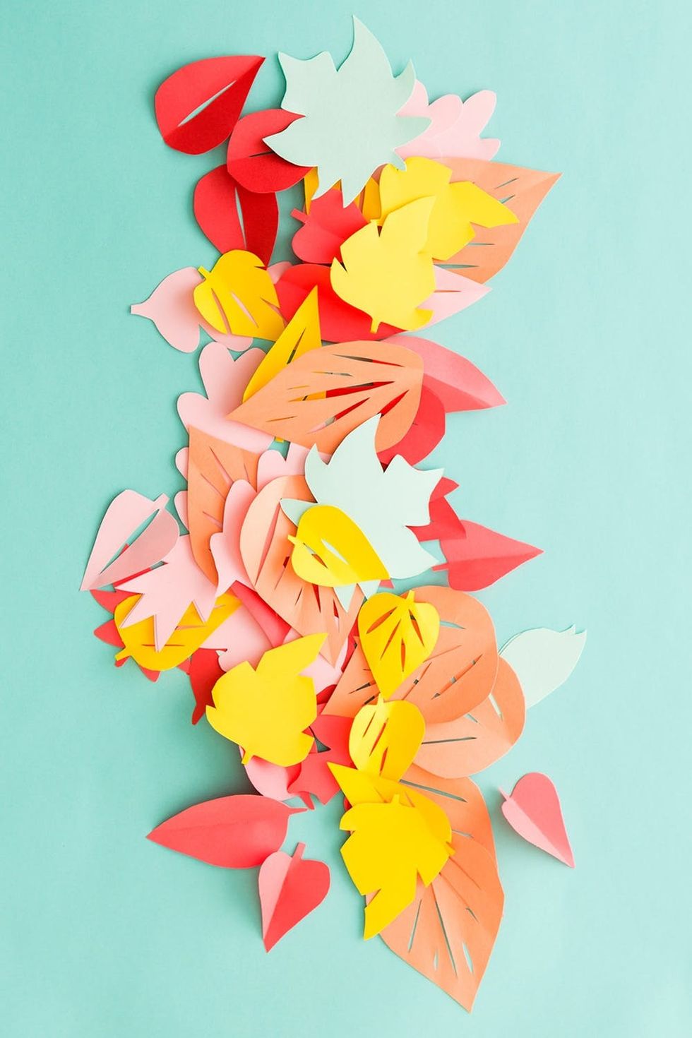 Paper Leaf Friendsgiving Table Runner