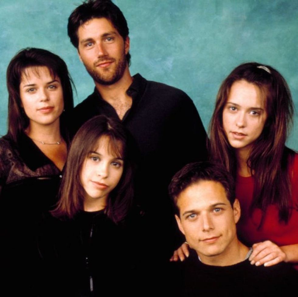 Party of Five Neve Campbell, Matthew Fox, Scott Wolf, Jennifer Love Hewitt, Lacey Chabert