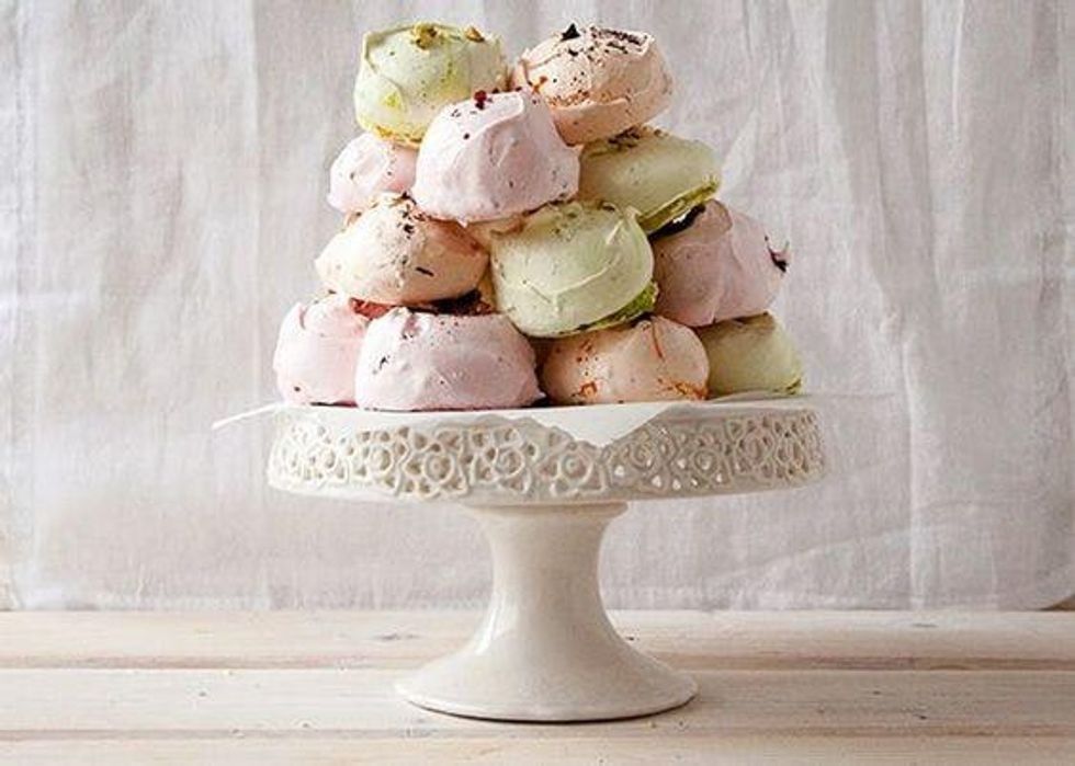 Pastel Meringues
