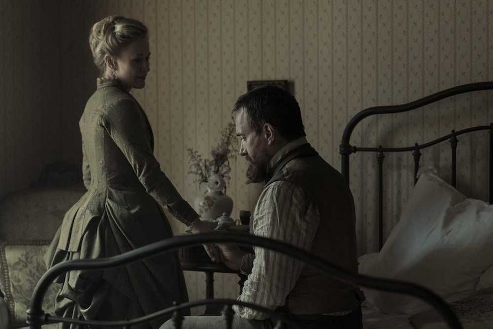 Paula Malcomson and Matthew Macfadyen in Death By Lightning on Netflix