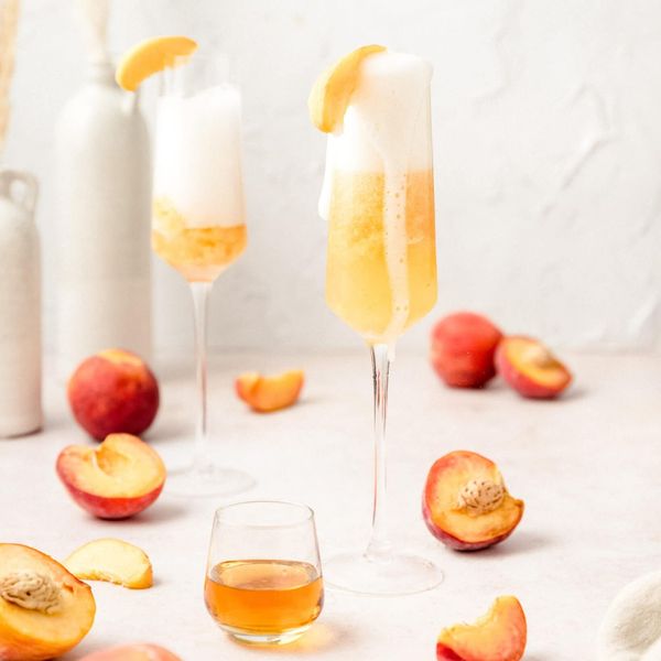 peach bellini cocktails recipe