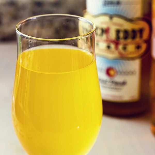 Peach Vodka Martinis Simple Cocktail