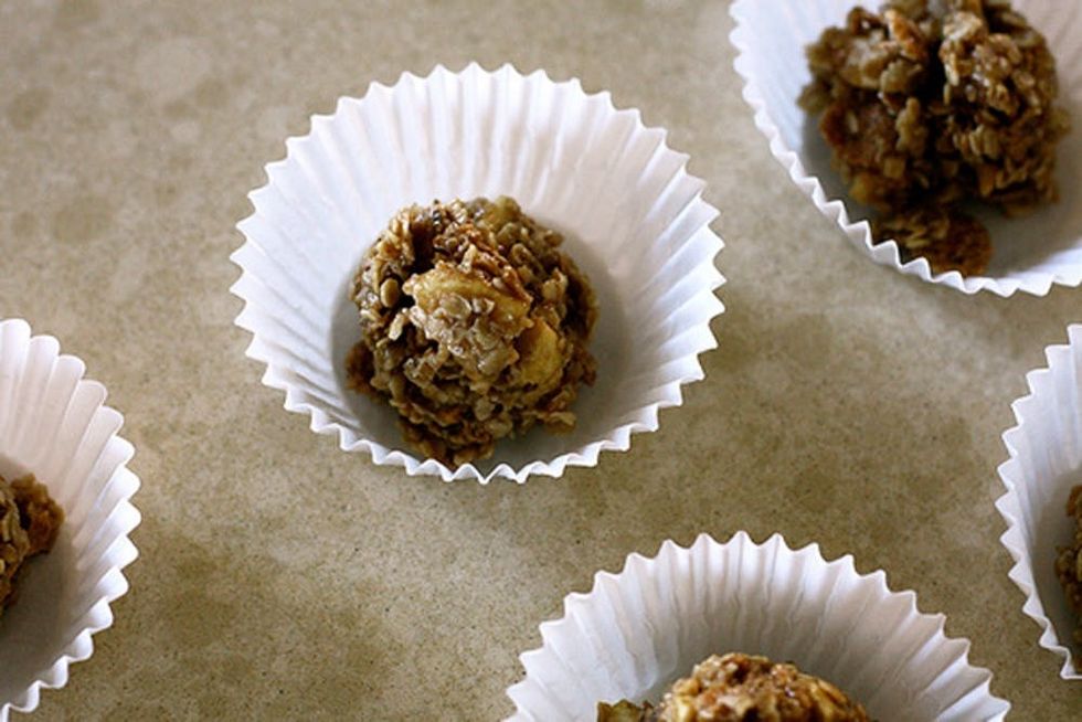 Peanut Butter Banana Granola Bites