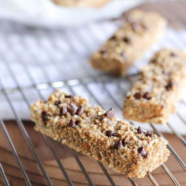 Peanut Butter Chocolate Chip Protein Bars