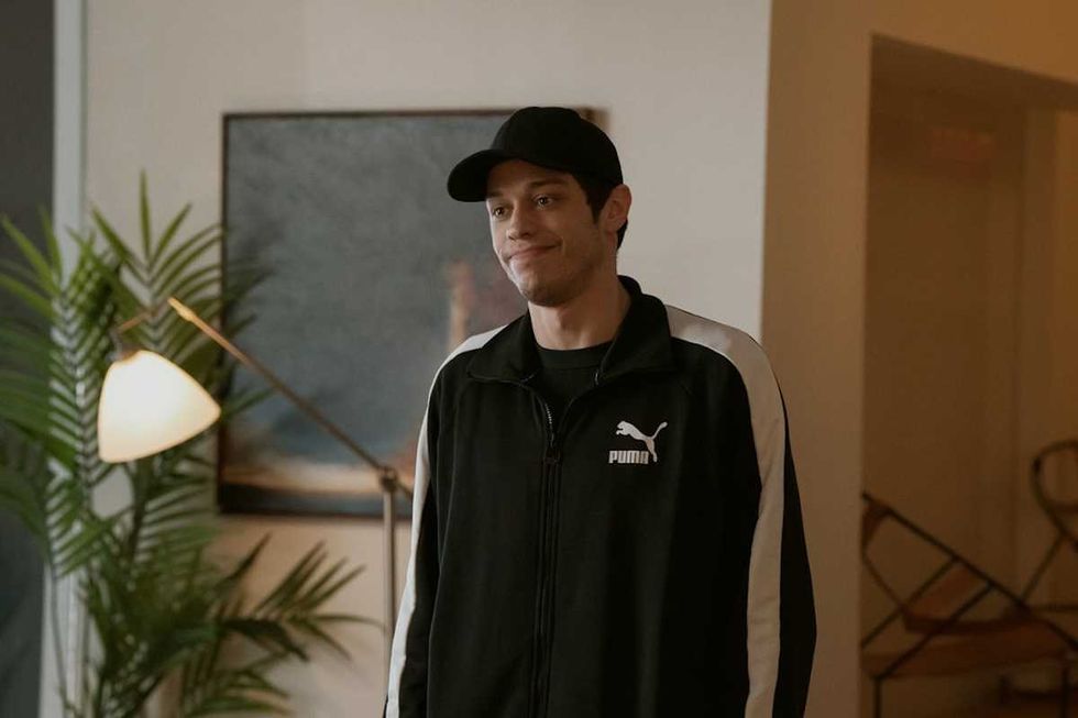 pete davidson wearing a baseball cap