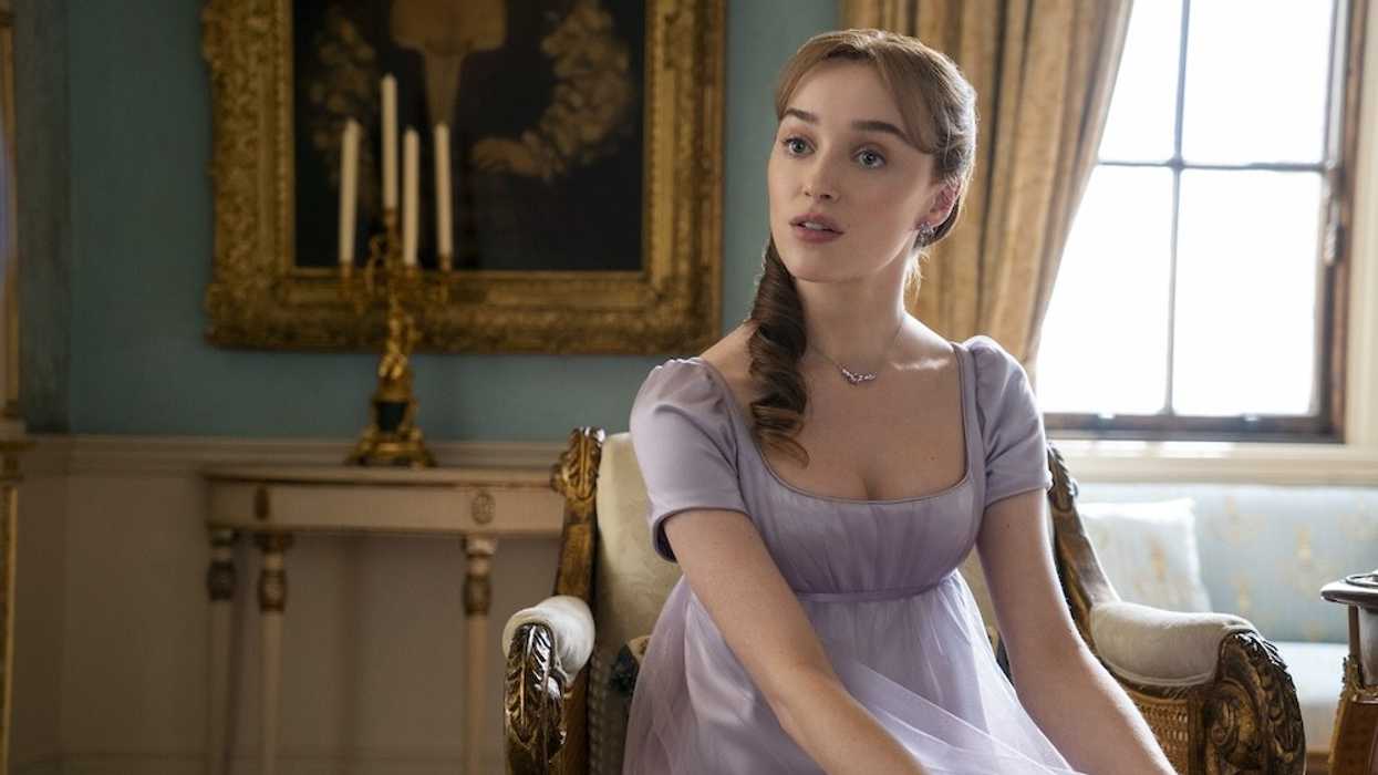 phoebe dynevor as daphne bridgerton