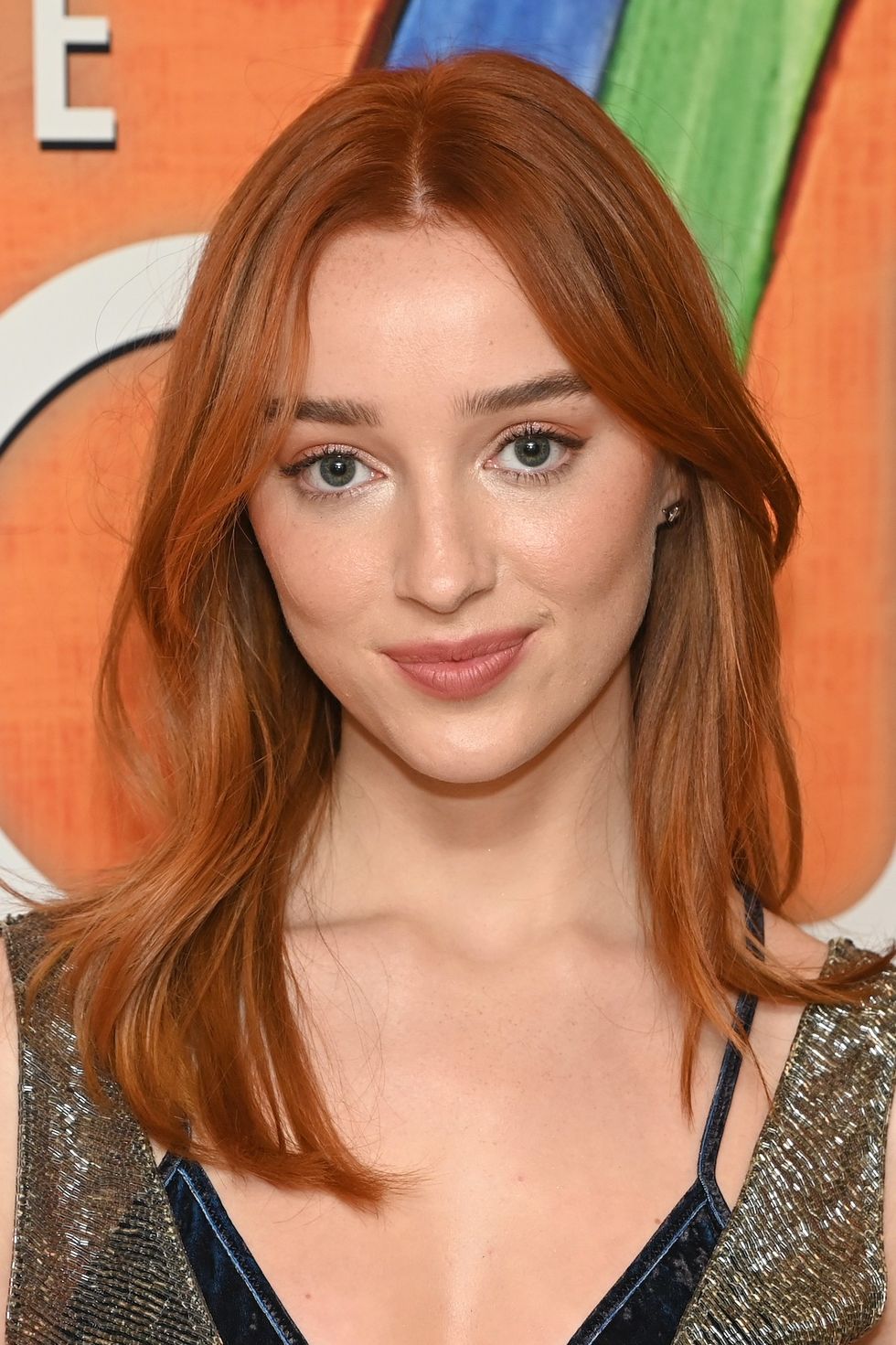 phoebe dynevor copper hair