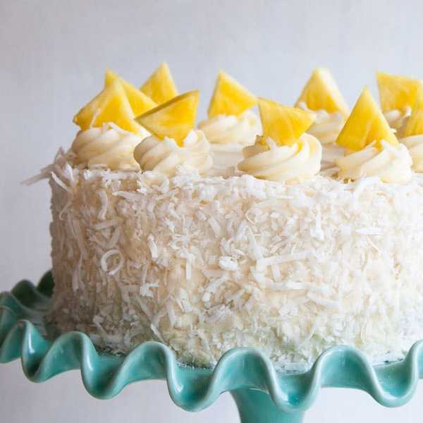 Pi\u00f1a Colada Cake easter desserts