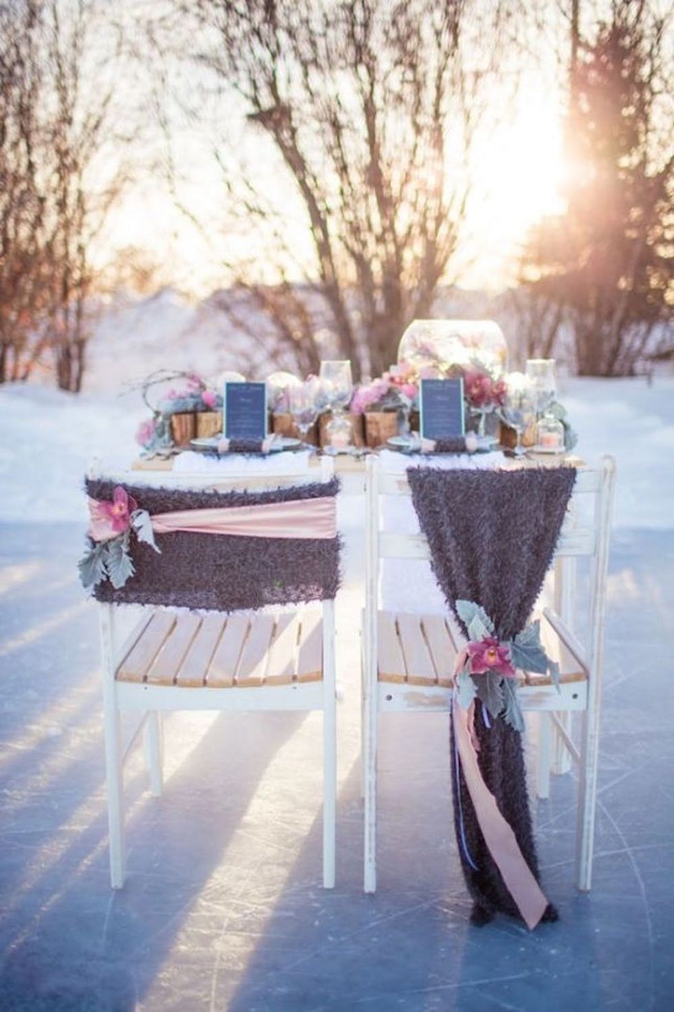 15 CanadianInspired Ideas for a Cozy Winter Wedding Brit + Co