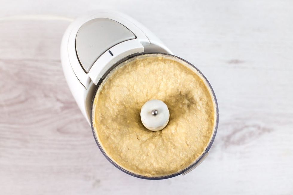 Pizza-topped hummus-2