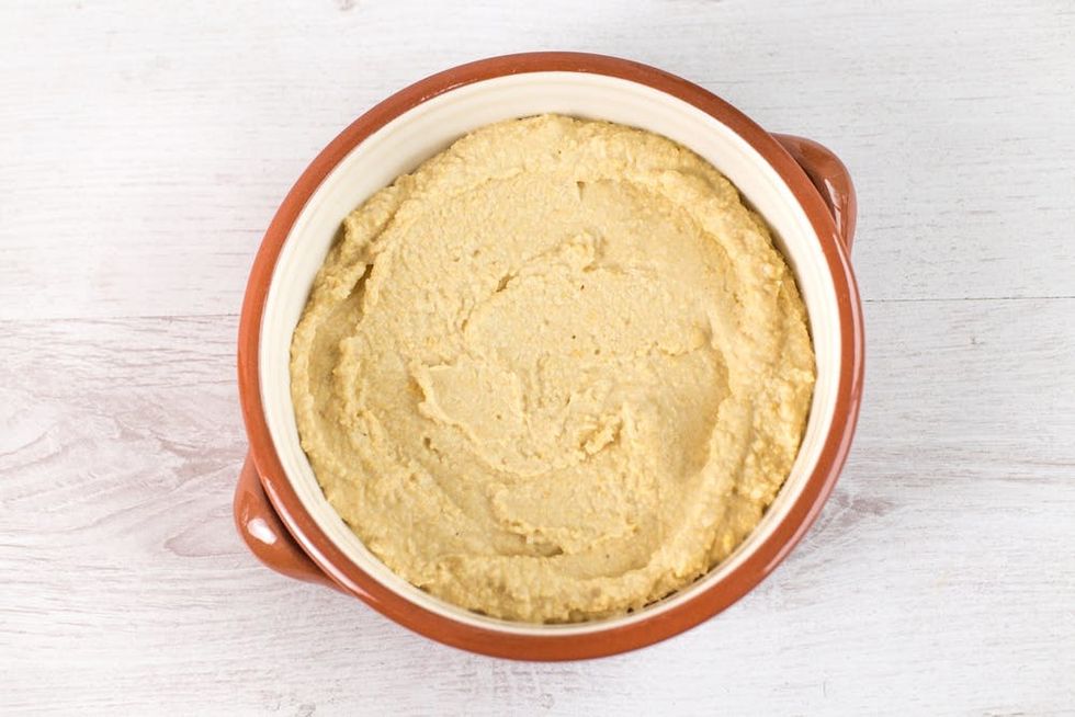 Pizza-topped hummus-3