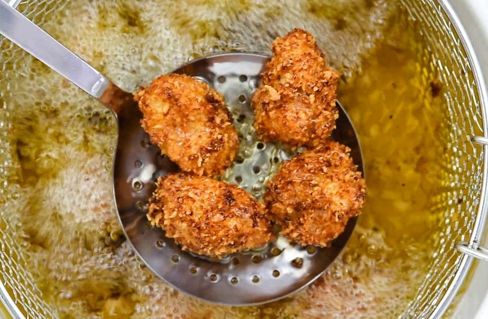 Popcorn fried chicken