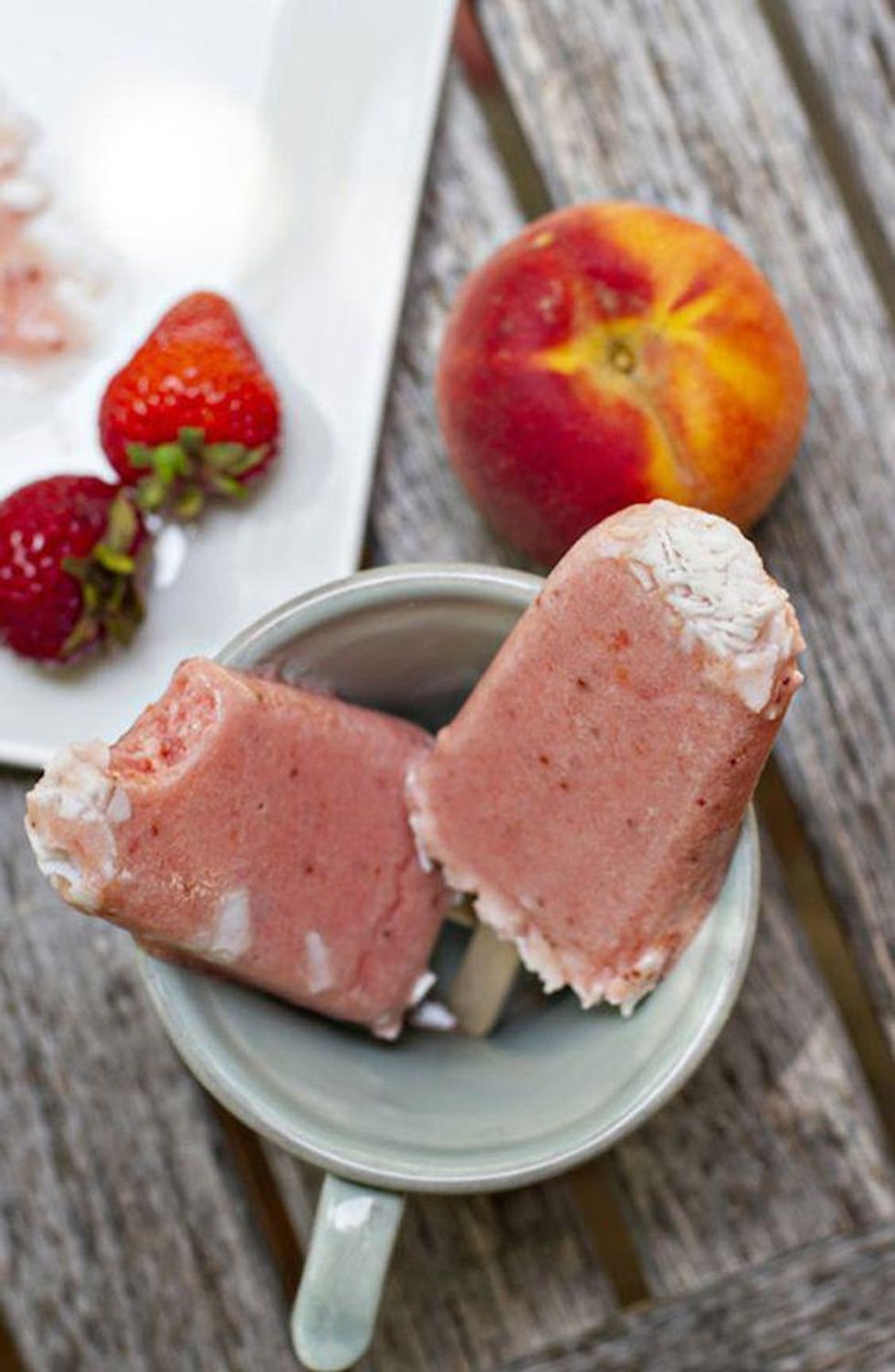 popsicles with strawberry, peach and coconut