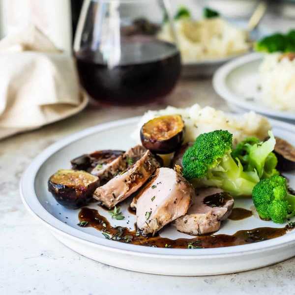 Pork Tenderloin with Figs And Balsamic Glaze