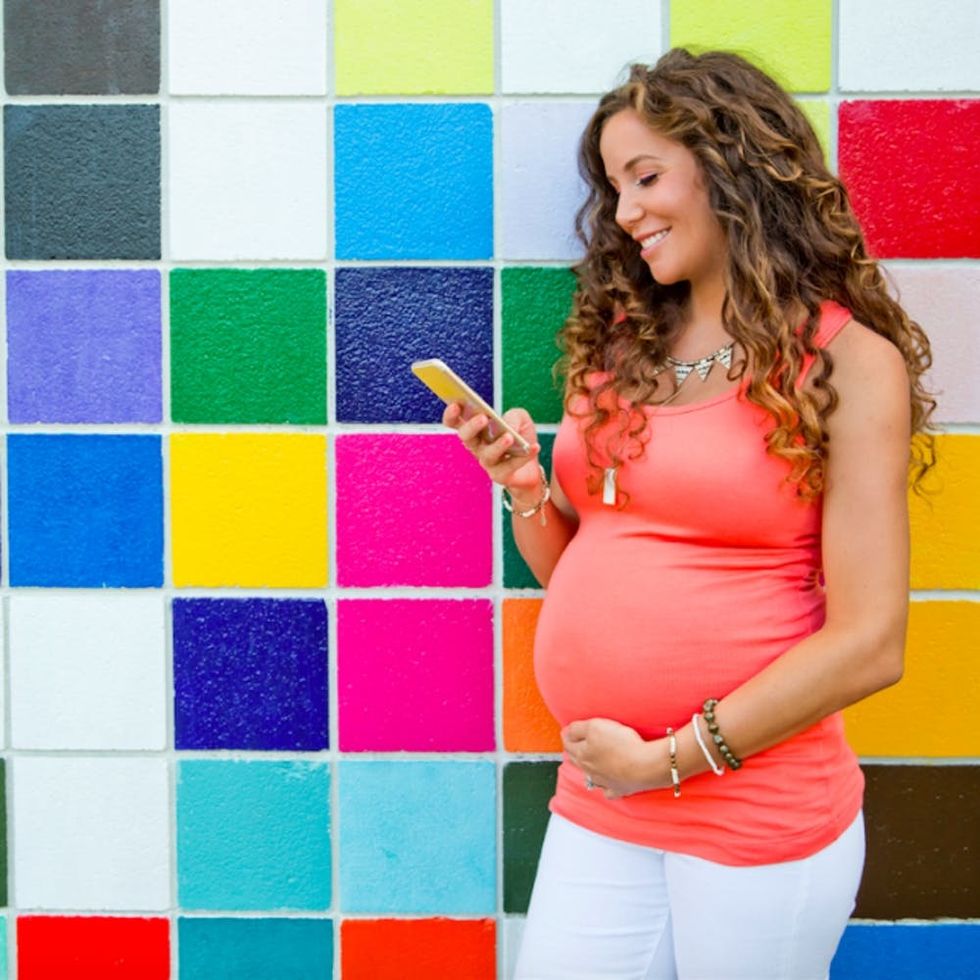 pregnantwomanphone