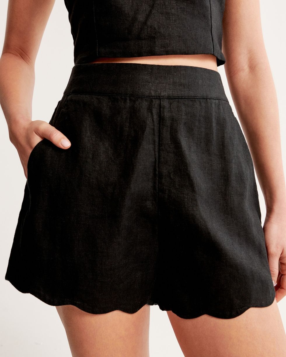 Premium Linen Scallop-Hem Tailored Shorts