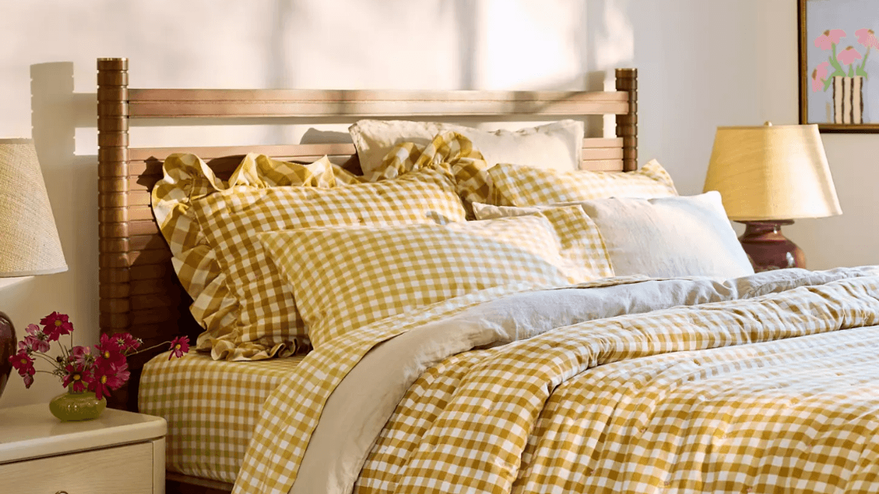 President's Day home sales on furniture, decor, lighting, bedding, and appliances for 2026