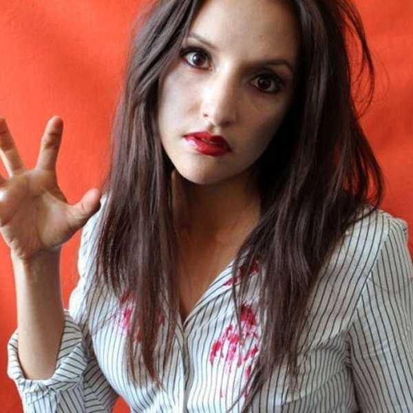 Pretty Zombie Halloween makeup look