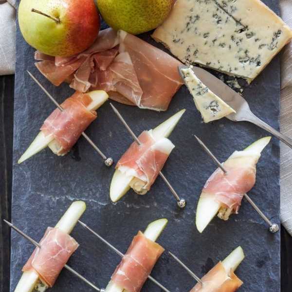 Prosciutto-Wrapped Pears With Blue Cheese