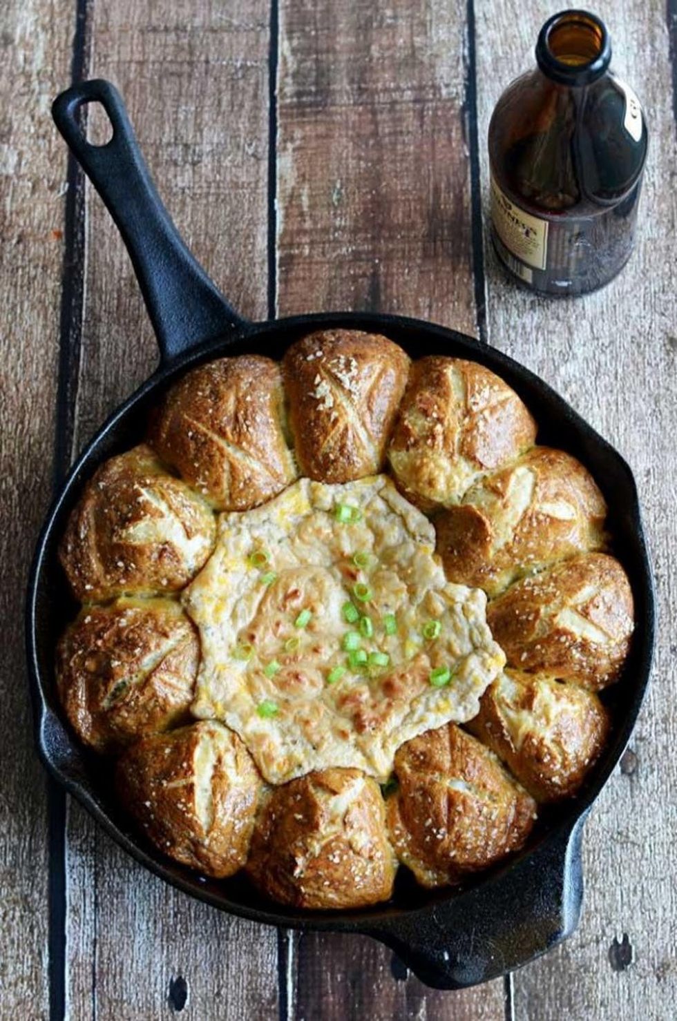 Pull Apart Pretzel and Beer Cheese Dip
