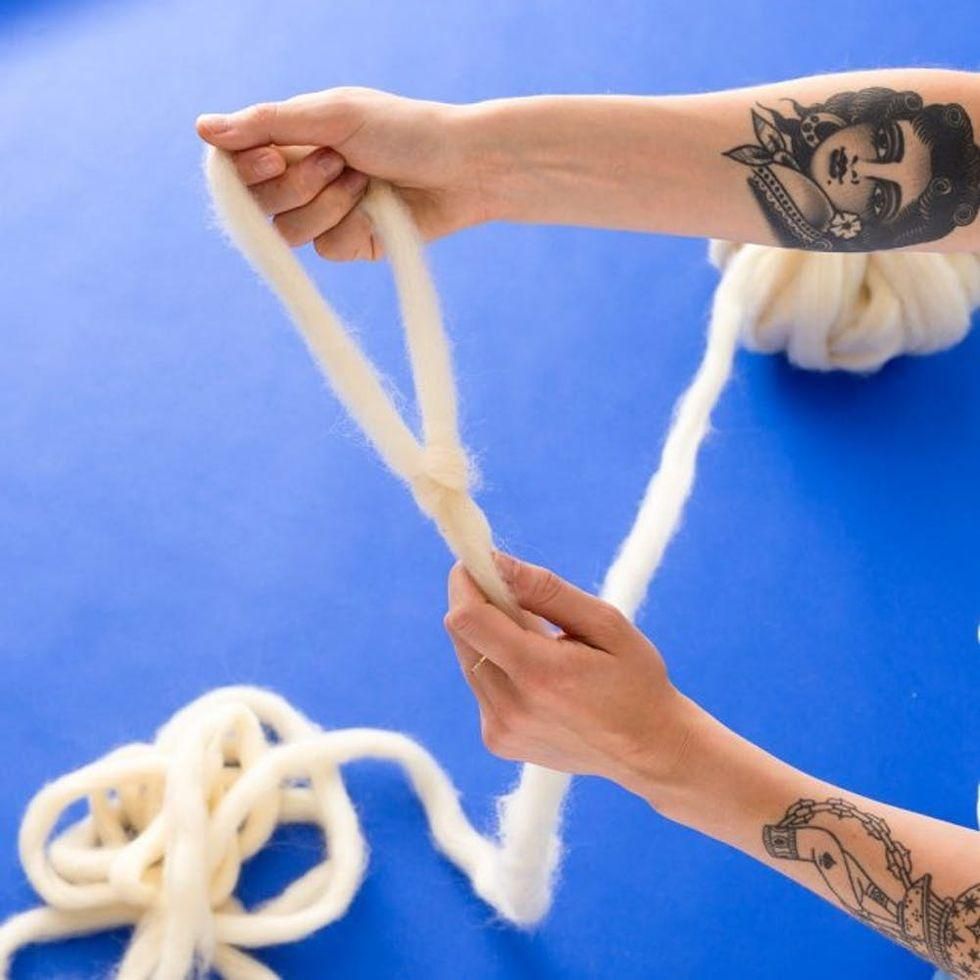 pulling slip knot of yarn