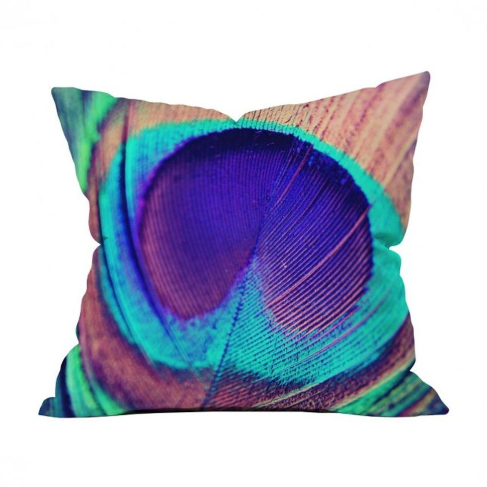 QdefLqDFag_Peacock_Feather_Pillow0
