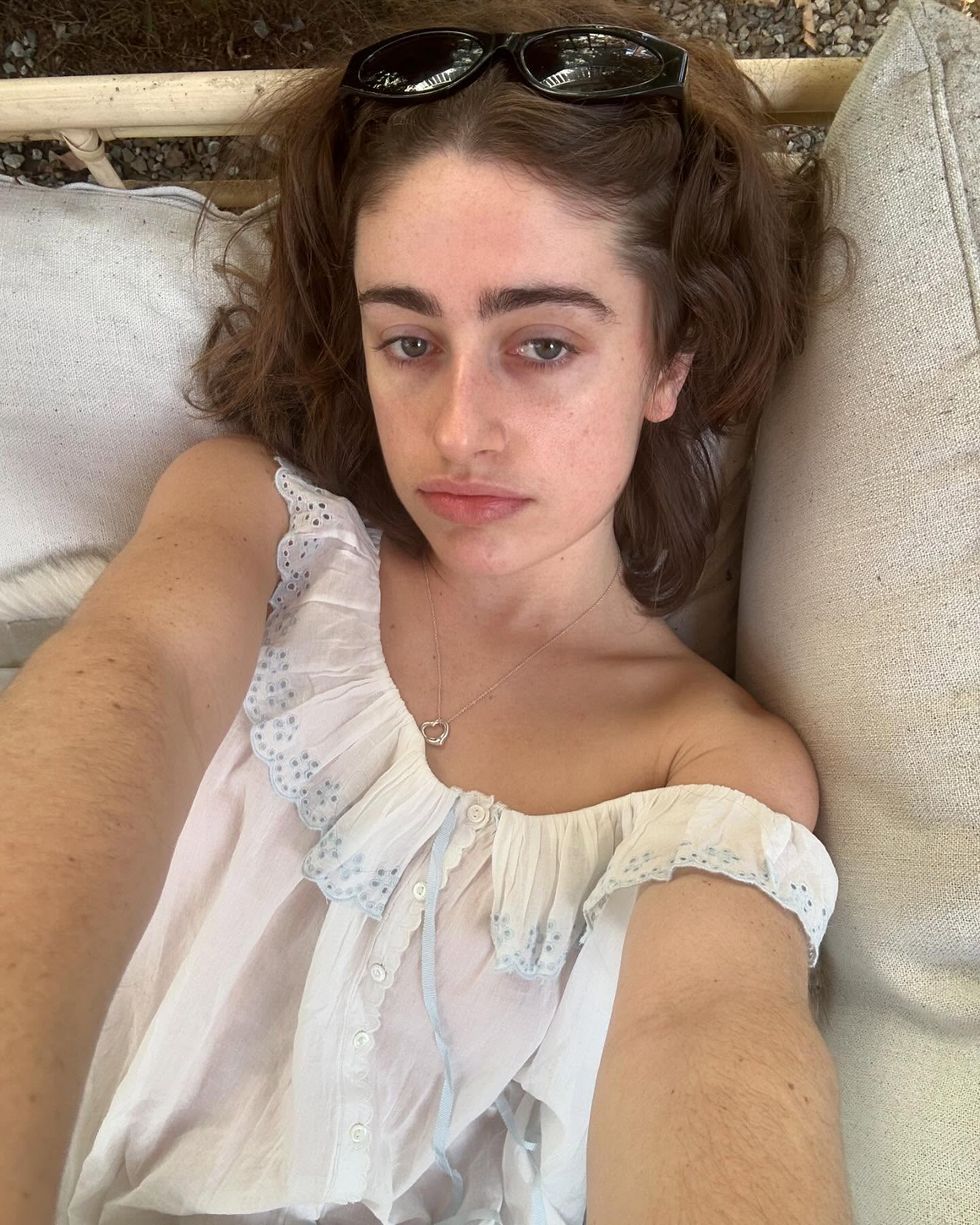 Rachel Sennott Makeup-Free Selfie