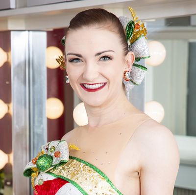 Rockette's Ultimate Red Lipstick Hack for Holidays! - Brit + Co Rockette's Ultimate Red Lipstick Hack for Holidays! - Brit + Co