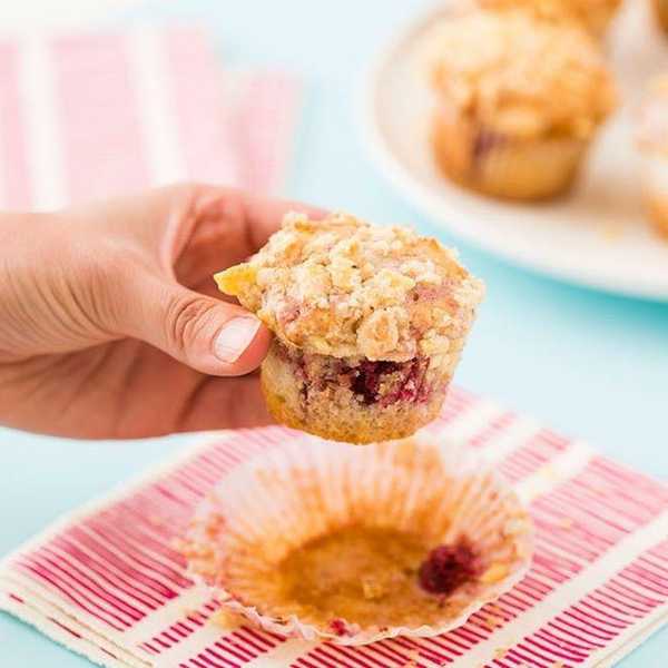 Raspberry Crumble Muffins
