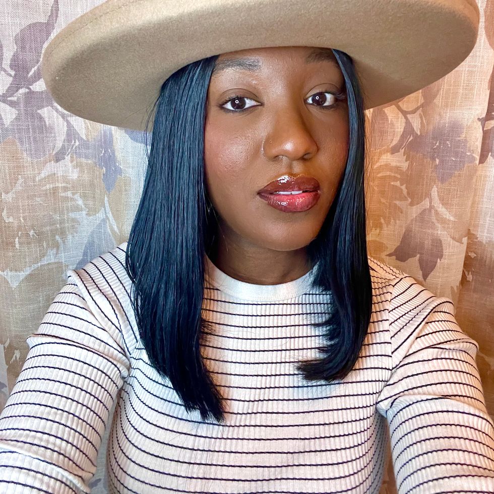 red-tinted lipgloss christmas makeup