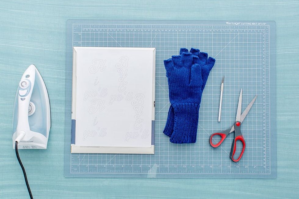 Reese_Witherspoon_Gloves_001