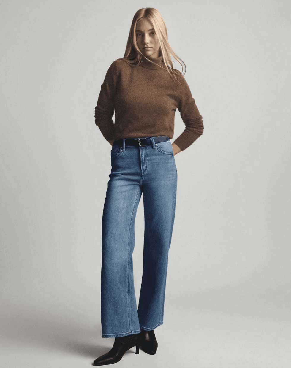 Relaxed Straight Jeans