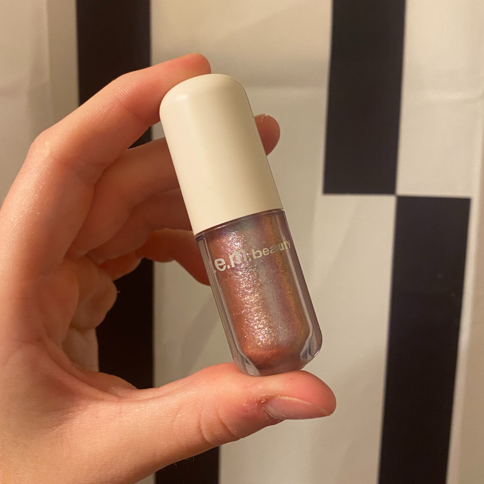 rem beauty liquid eyeshadow review