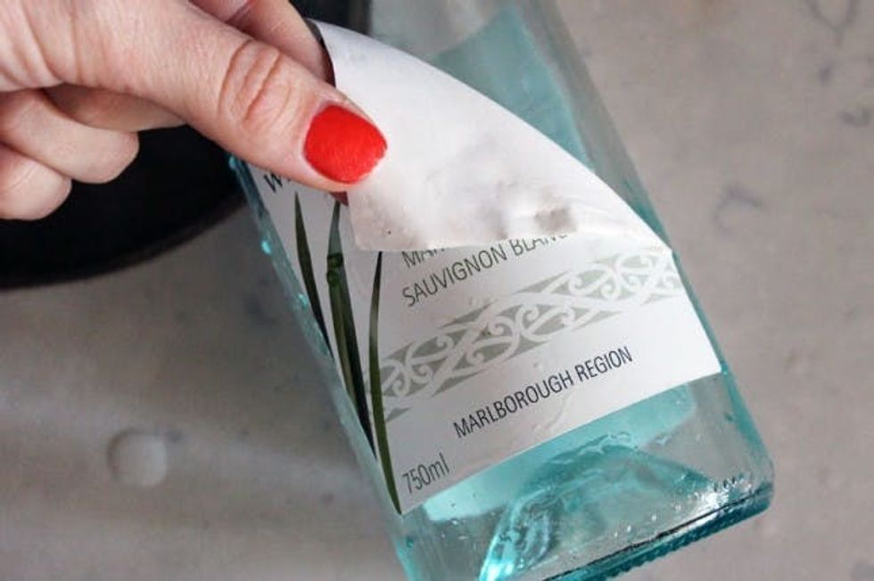 Remove the label from wine bottle