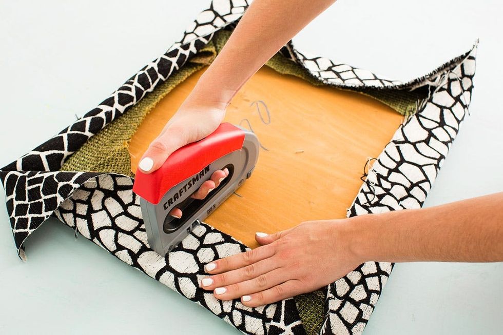 Reupholstered_Chairs_008